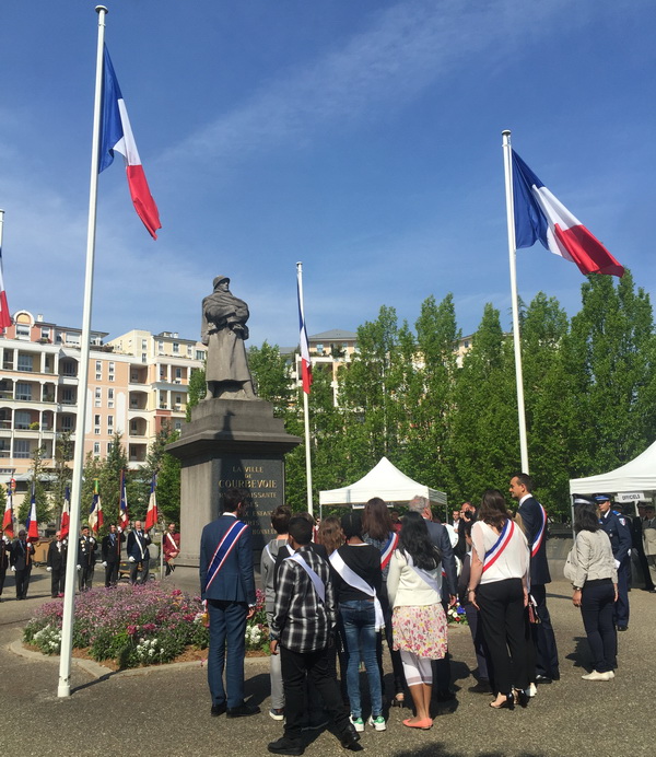 1ère Commémoration du 102ème anniversaire du Génocide des Arméniens de 1915 à Courbevoie