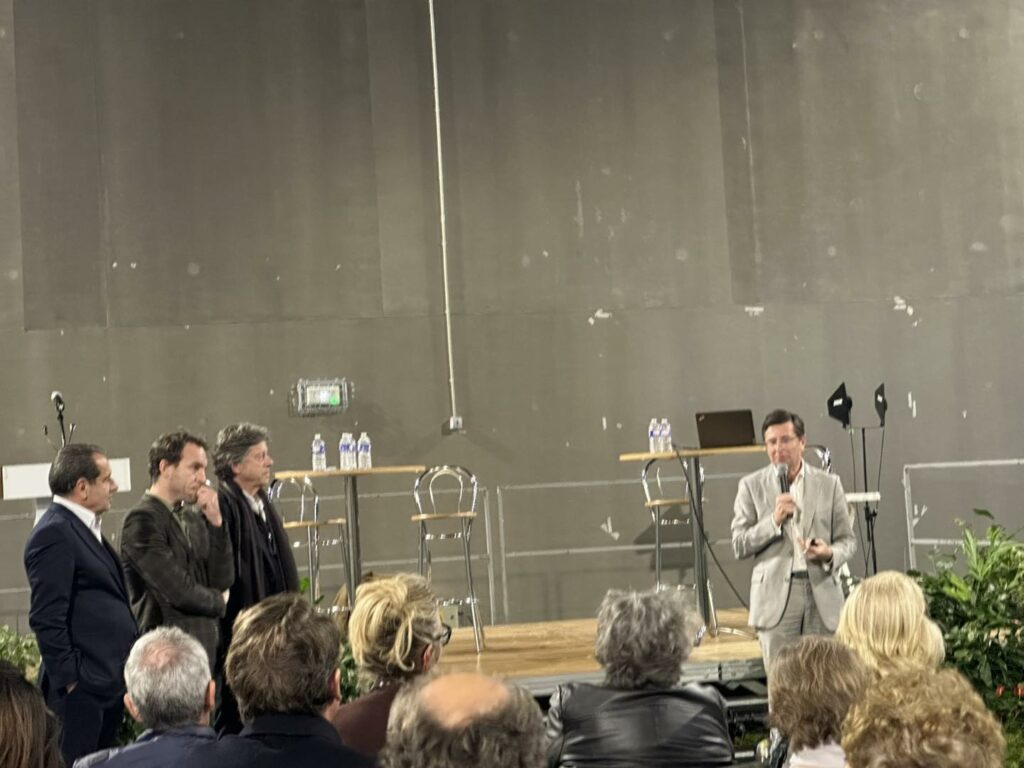 A Courbevoie, ce jeudi 16 octobre a été l’occasion de présenter le futur projet du centre commercial Charras A Courbevoie, ce jeudi 16 octobre a été l’occasion de présenter le futur projet du centre commercial Charras
